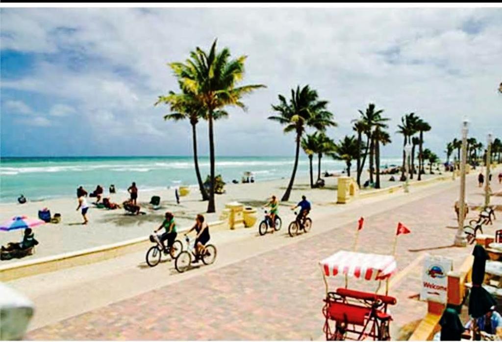 Hollywood Beachfront House Εξωτερικό φωτογραφία